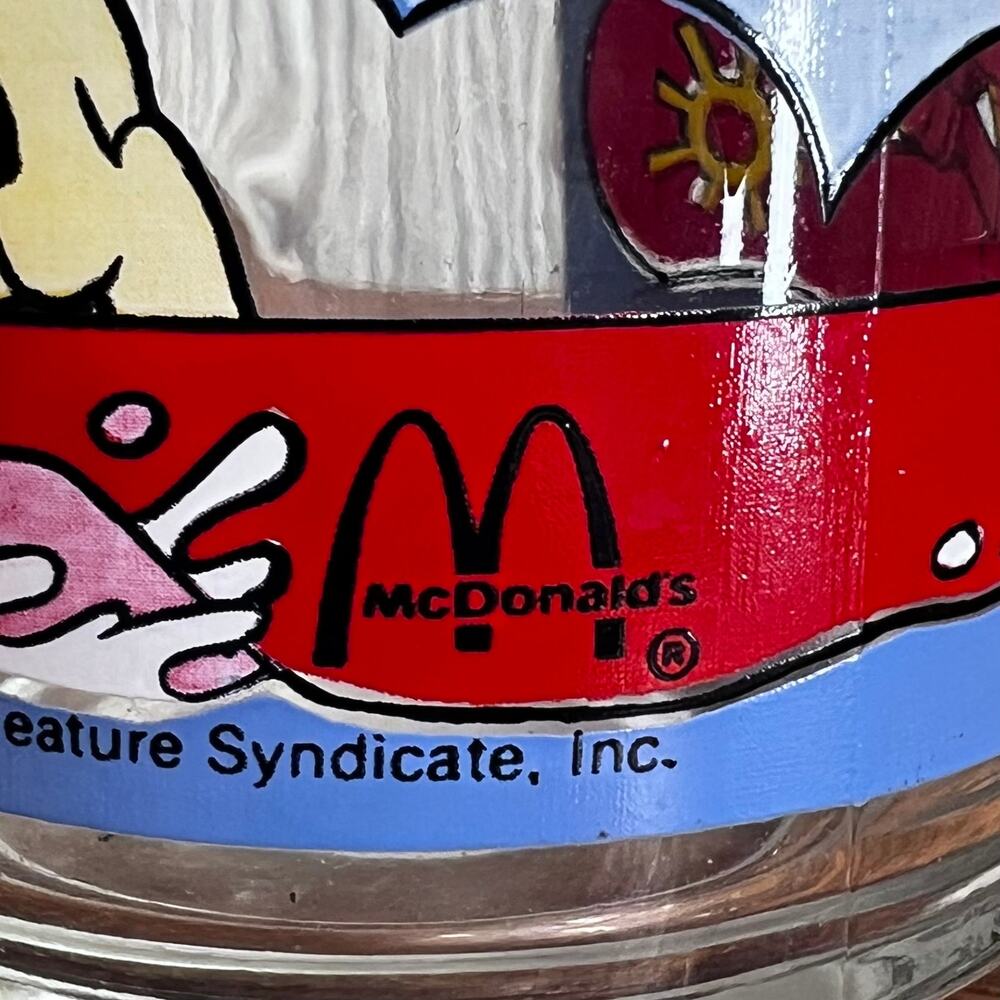 Garfield and Odie collectors coffee cup from
Vintage 1978-80 Garfield McDonalds - Picture 6 of 6